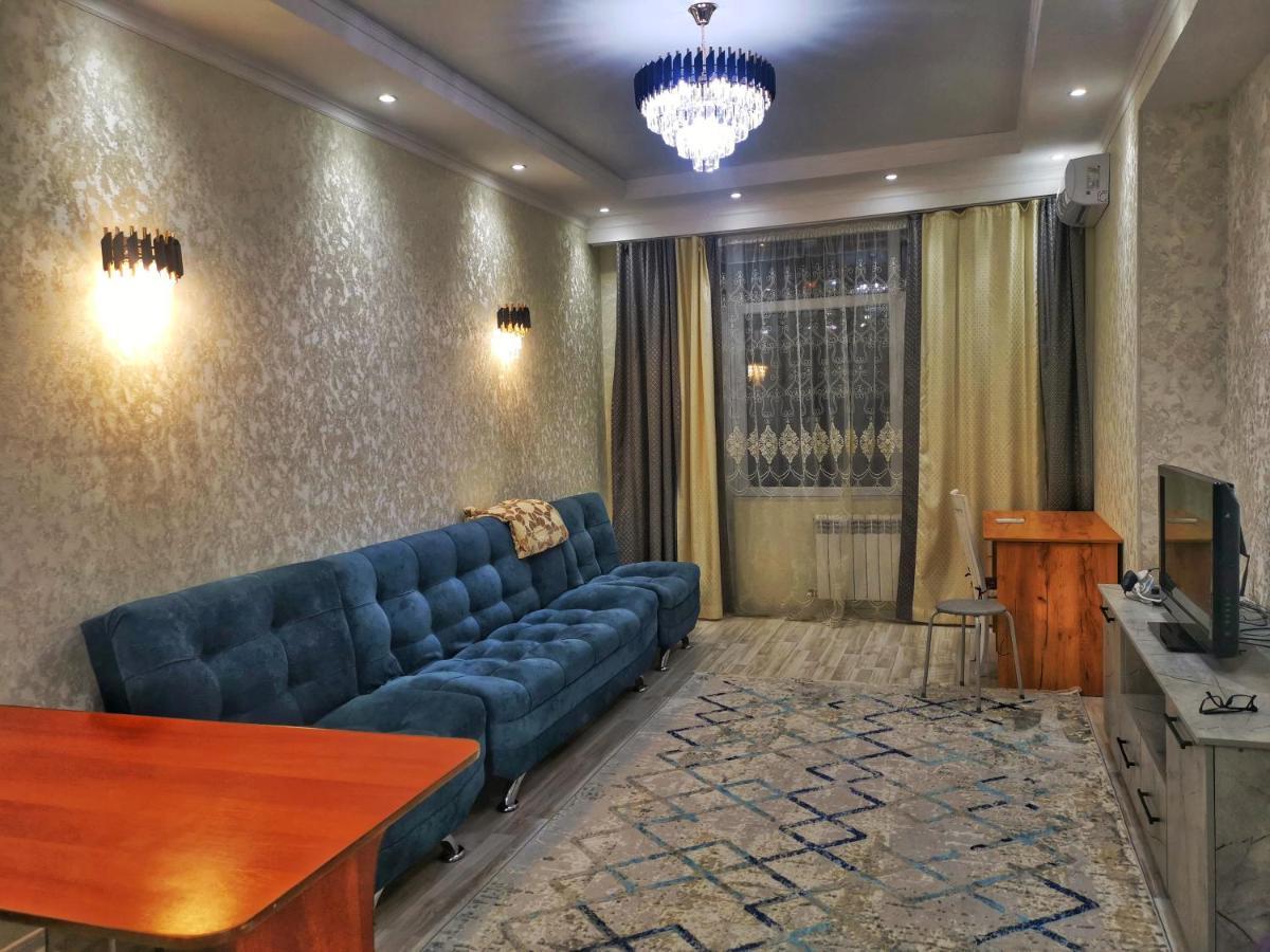 Central Apartment Bisjkek Buitenkant foto