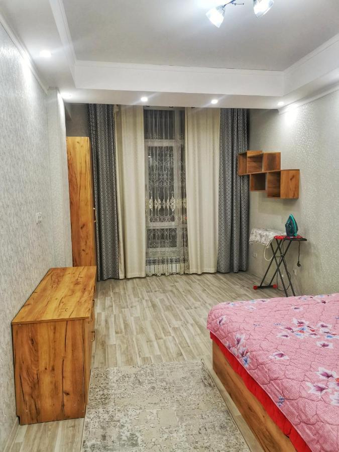Central Apartment Bisjkek Buitenkant foto
