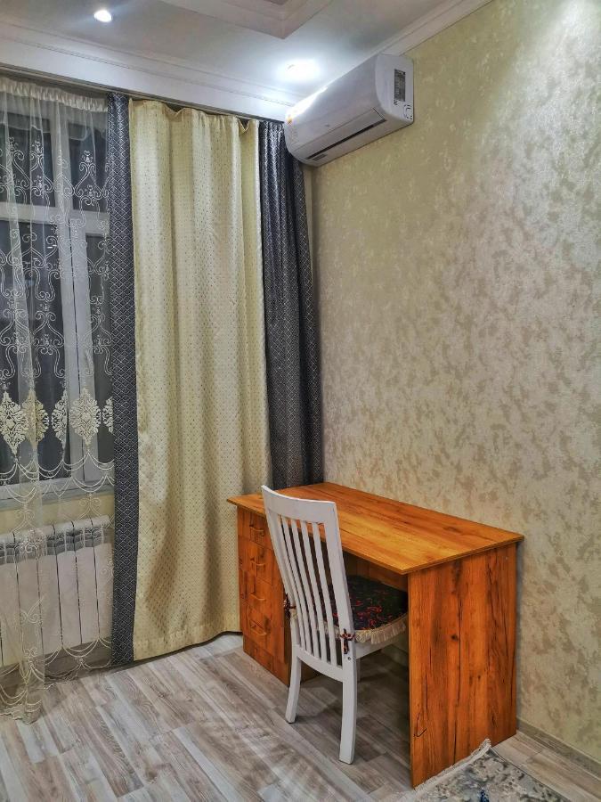 Central Apartment Bisjkek Buitenkant foto