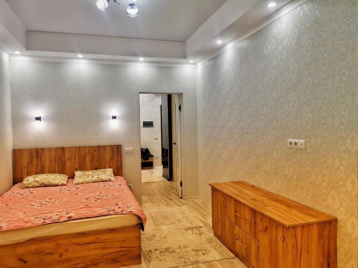 Central Apartment Bisjkek Buitenkant foto