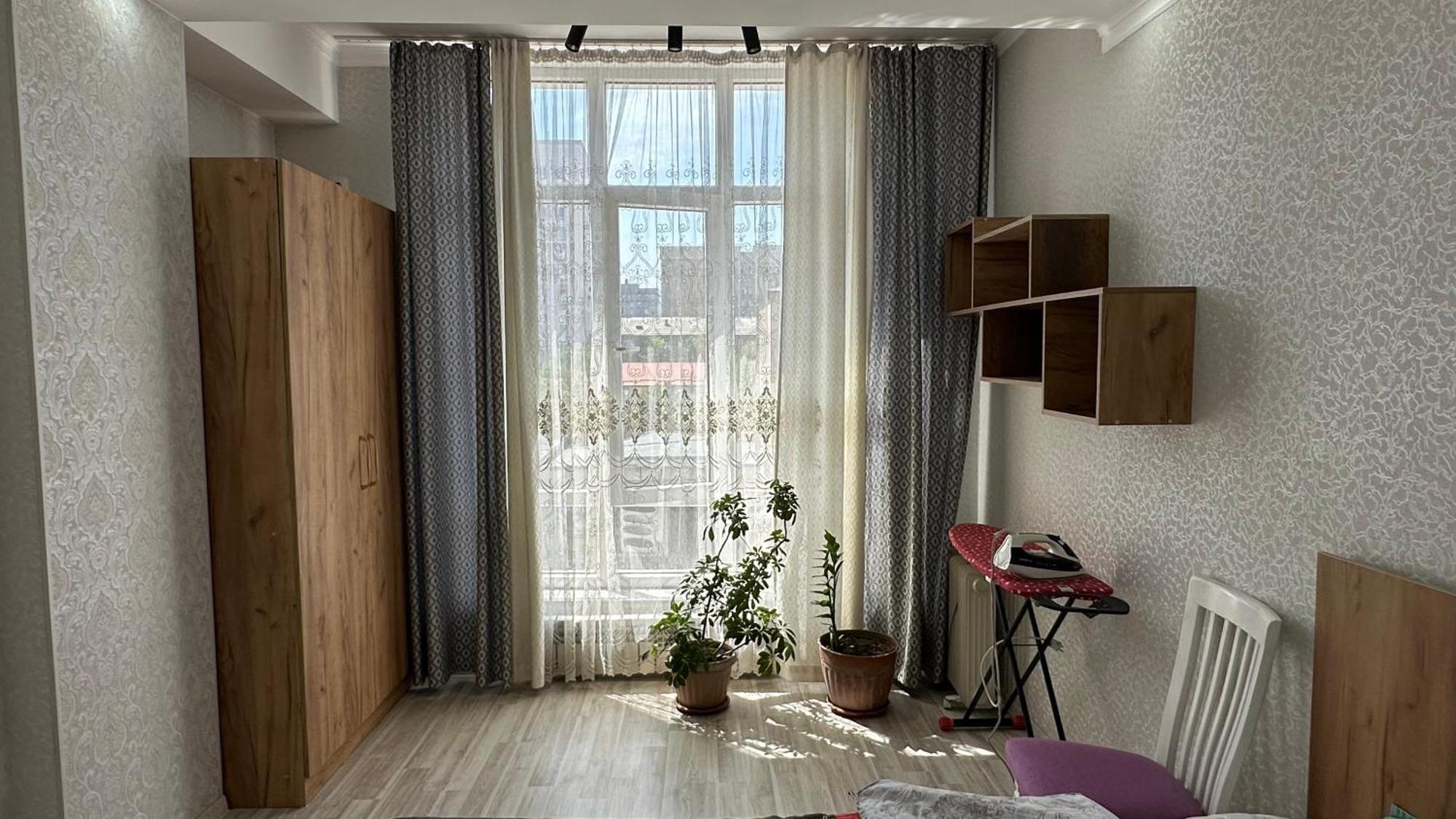 Central Apartment Bisjkek Buitenkant foto